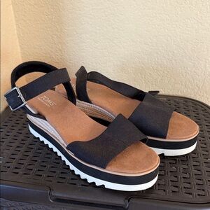TOMS Black canvas Platform Sandals size 9